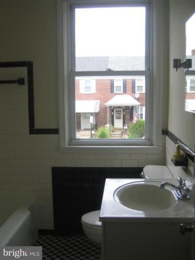 1651 Shadyside Road Baltimore, MD 21218 - Photo 9 of 14 Bath #1