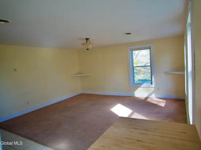 $210,000 | 44 Greenfield Lane, Hampton, NY 12837