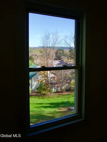 $210,000 | 44 Greenfield Lane, Hampton, NY 12837