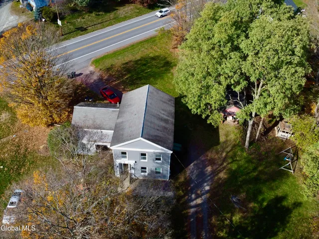 $210,000 | 44 Greenfield Lane, Hampton, NY 12837