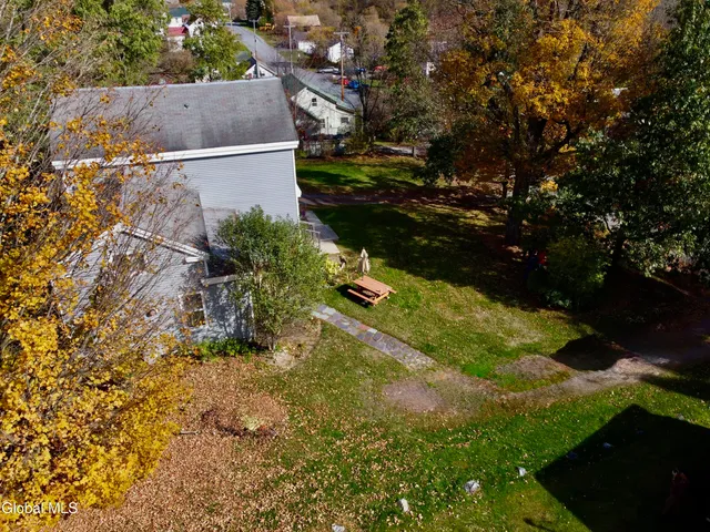 $210,000 | 44 Greenfield Lane, Hampton, NY 12837