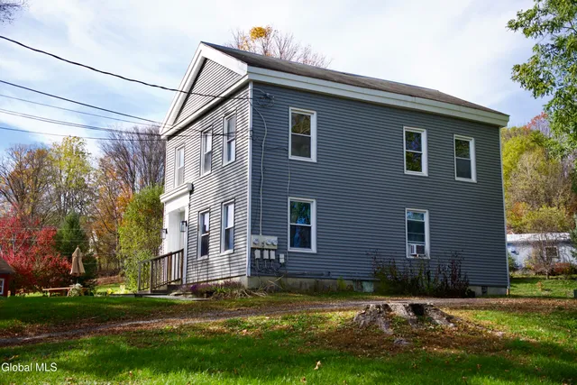 $210,000 | 44 Greenfield Lane, Hampton, NY 12837