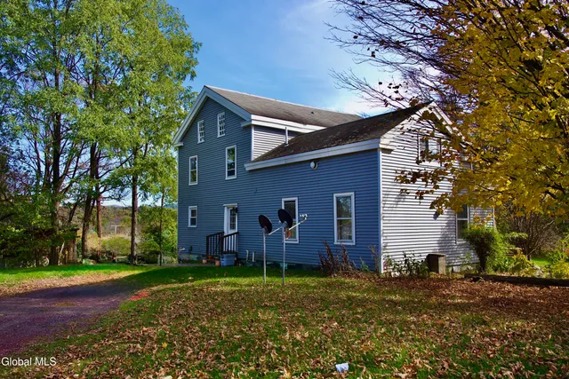 $210,000 | 44 Greenfield Lane, Hampton, NY 12837