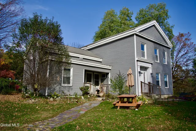 $210,000 | 44 Greenfield Lane, Hampton, NY 12837