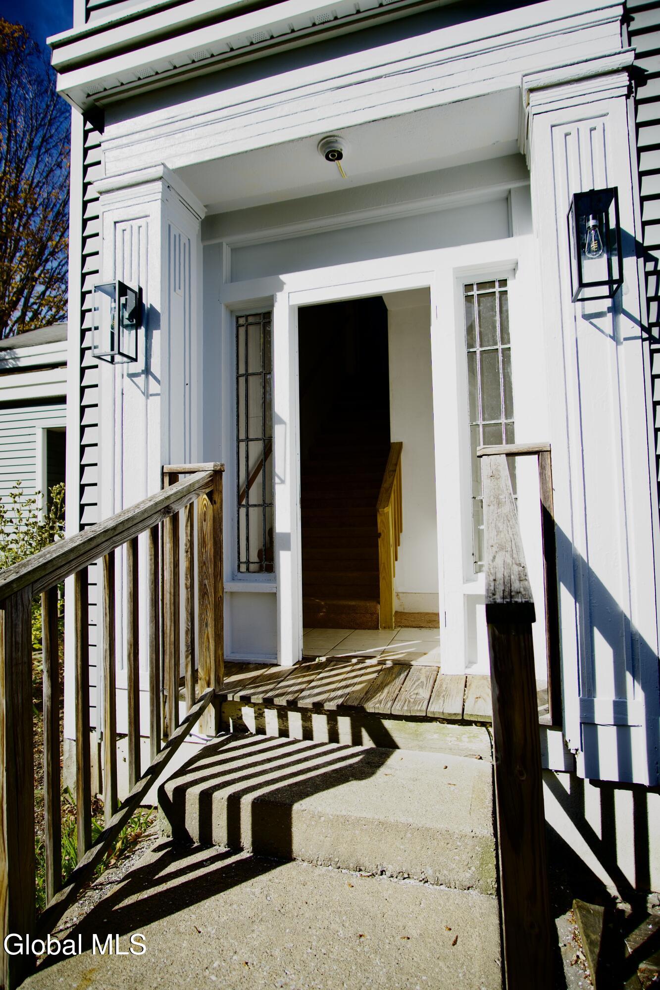 44 Greenfield Lane Hampton, NY 12837 - Photo 8 of 24 entrance to upstairs