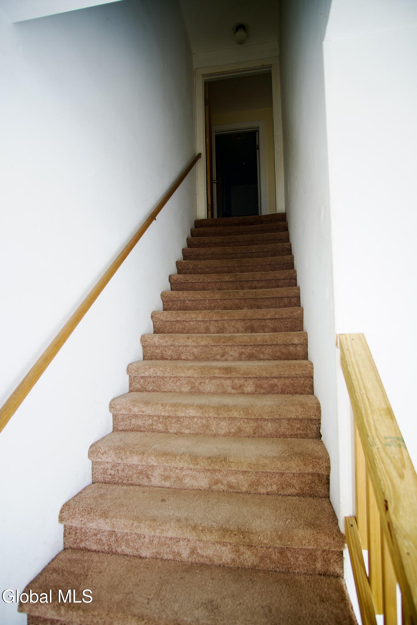 44 Greenfield Lane Hampton, NY 12837 - Photo 9 of 24 upstairs entrance