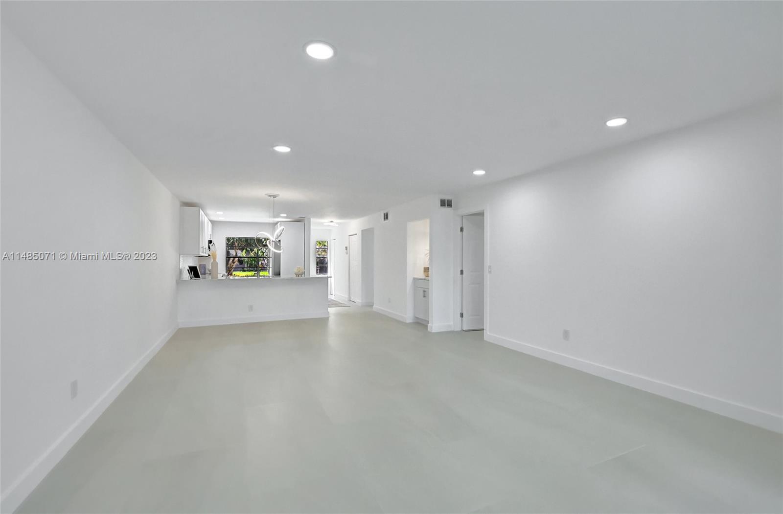 9264 Vista Del Lago, Unit E Boca Raton, FL 33428 - Photo 18 of 26 a view of an empty room