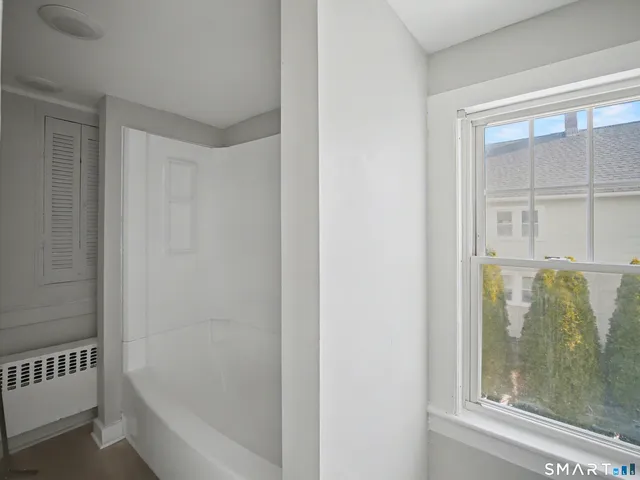 $279,000 | Undisclosed Address, Windsor Locks, CT 06096