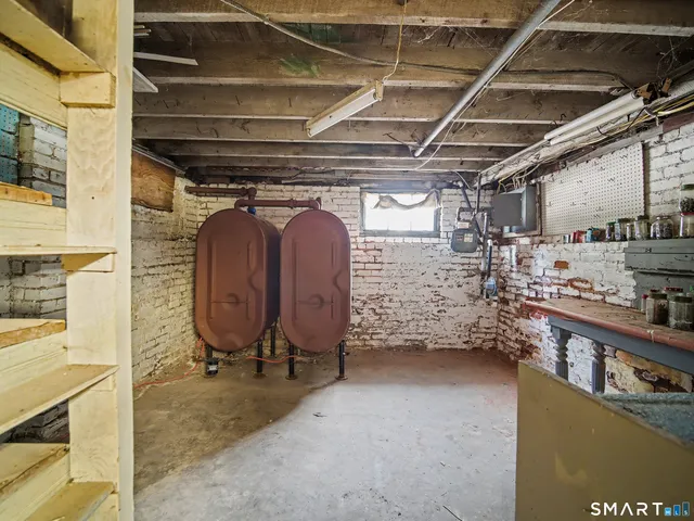 $279,000 | Undisclosed Address, Windsor Locks, CT 06096