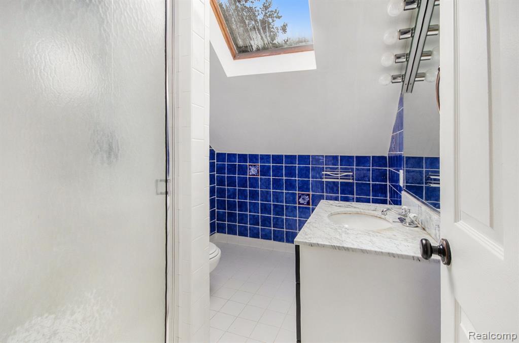1536 Roslyn Road Grosse Pointe, MI 48236 - Photo 24 of 34