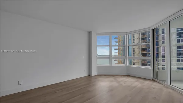 $4,872 | 555 Northeast 34th Street, Unit 2007, Miami, FL 33137
