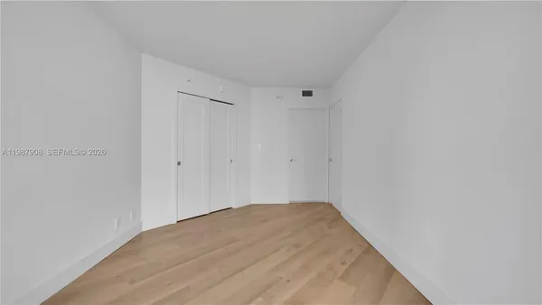 $4,872 | 555 Northeast 34th Street, Unit 2007, Miami, FL 33137