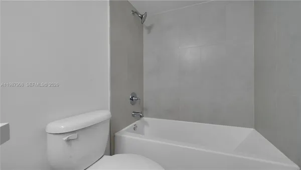 $4,872 | 555 Northeast 34th Street, Unit 2007, Miami, FL 33137