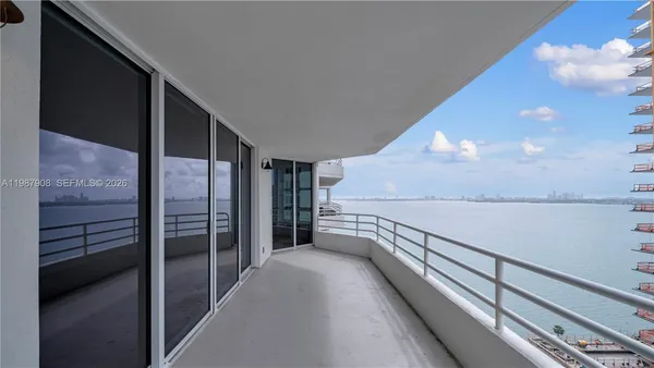 $4,872 | 555 Northeast 34th Street, Unit 2007, Miami, FL 33137