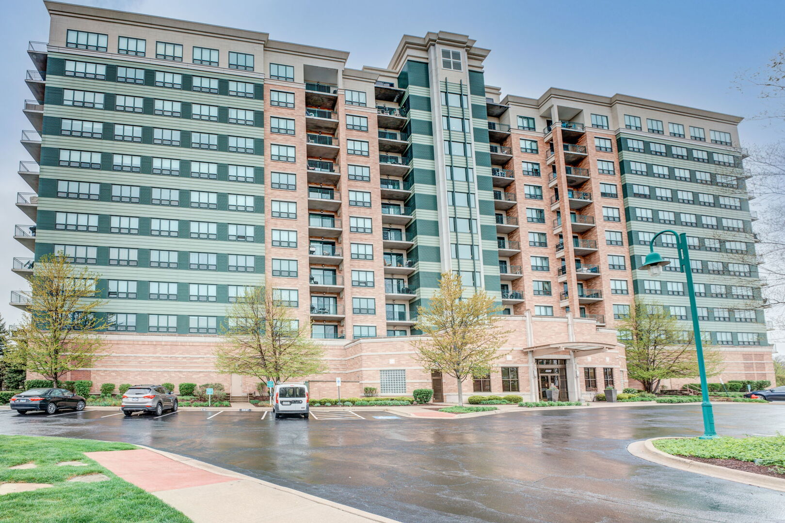 6420 Double Eagle Drive, Unit E35 Woodridge, IL 60517 - Photo 1 of 1 a building view