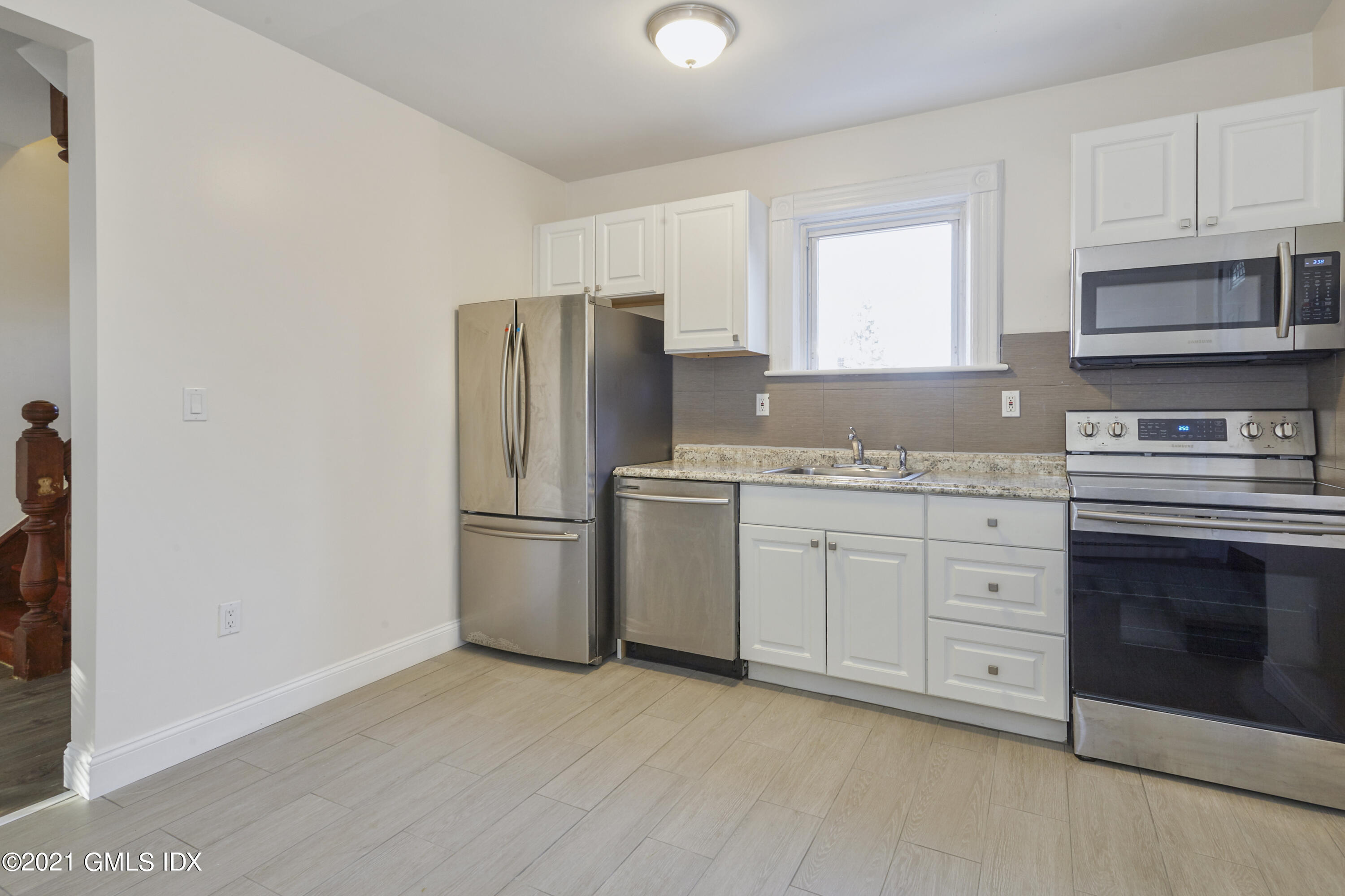 71 Byram Road, Unit 2 Greenwich, CT 06830 - Photo 2 of 11 Kitchen-7894716