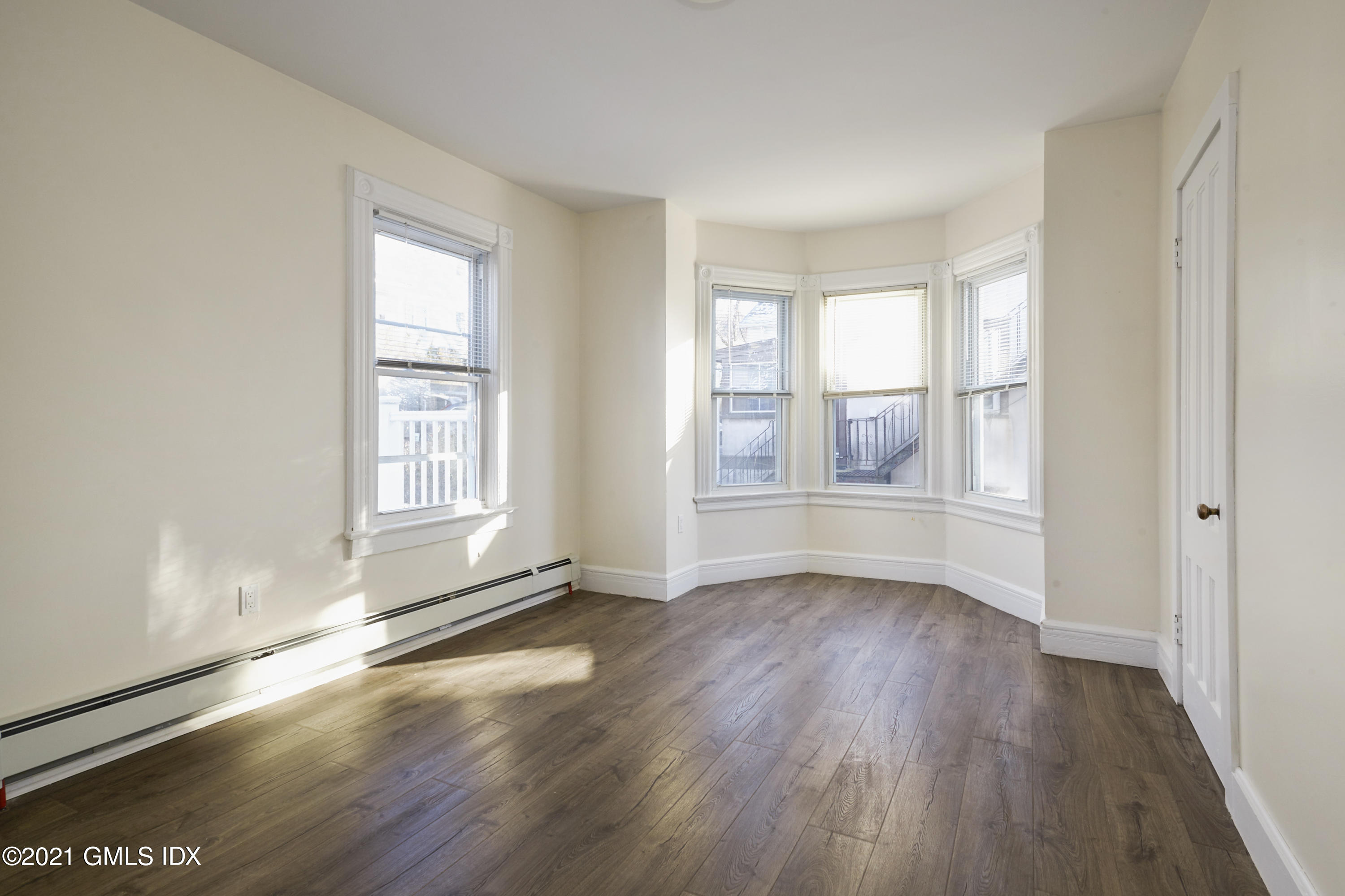 71 Byram Road, Unit 2 Greenwich, CT 06830 - Photo 3 of 11 Living Room-7894719