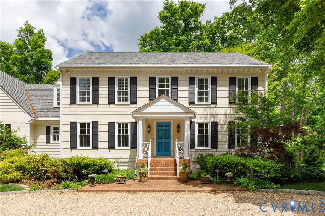 6 East Lower Tuckahoe Road Richmond, VA 23238 - Photo 5 of 54 Covered entryway, beautifully landscaped
