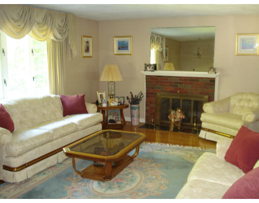117 Tamarack Road Westwood, MA 02090 - Photo 5 of 19 Gallery Image 5