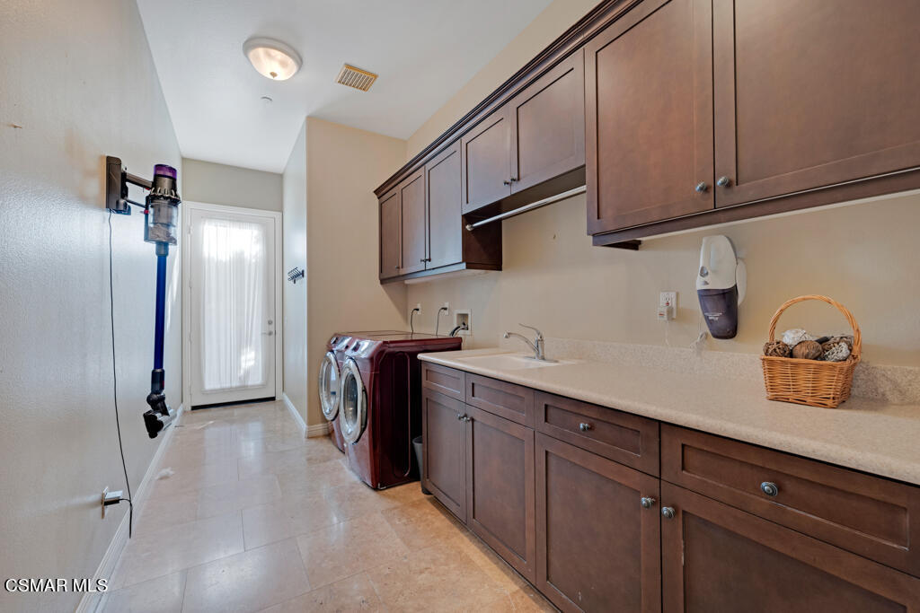 5416 Calarosa Ranch Road Camarillo, CA 93012 - Photo 23 of 59 5416 Calarosa Ranch Rd - HsHProd-26