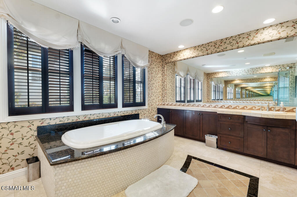 5416 Calarosa Ranch Road Camarillo, CA 93012 - Photo 30 of 59 5416 Calarosa Ranch Rd - HsHProd-63