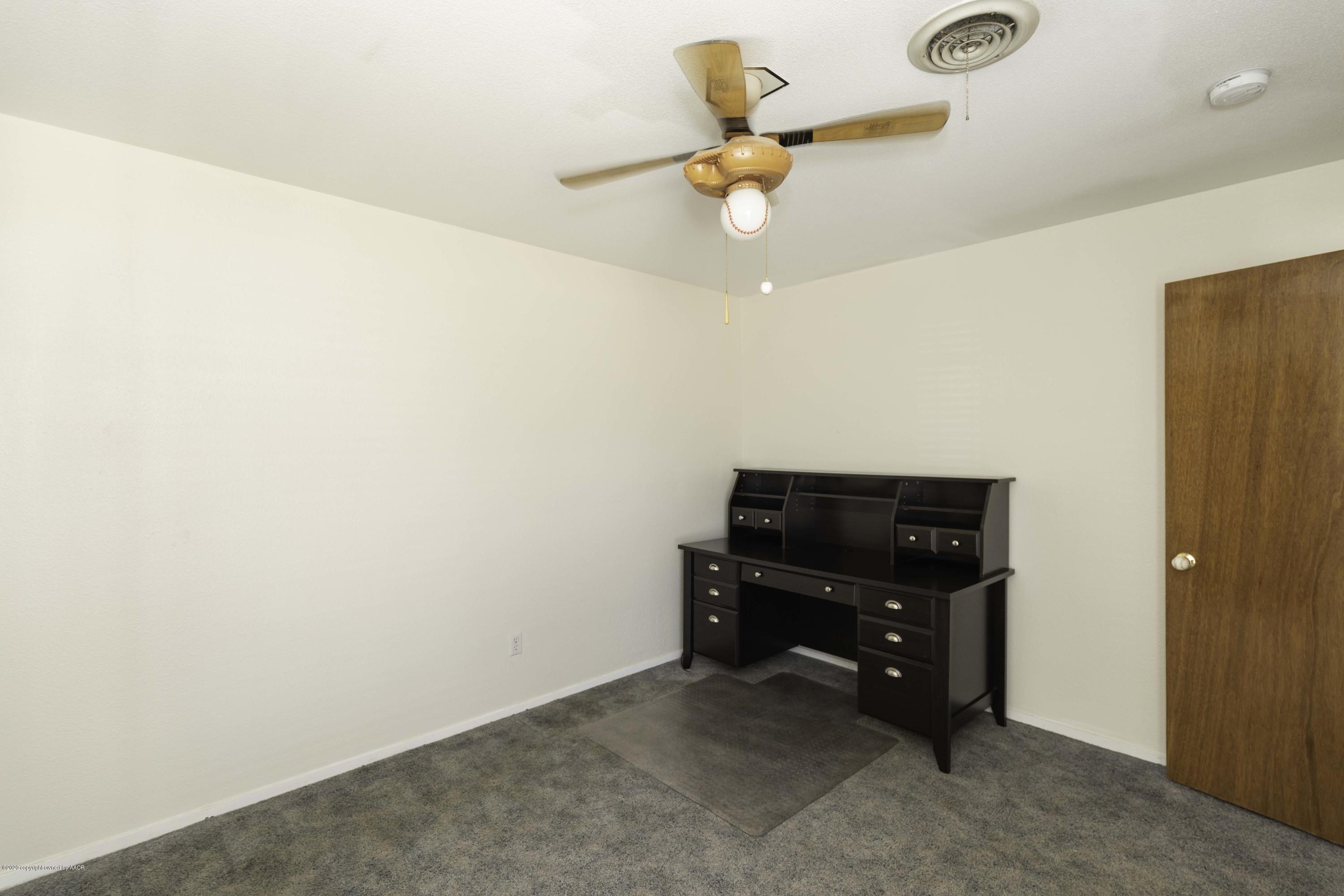 5124 Royce Drive Amarillo, TX 79110 - Photo 22 of 40 BEDROOM 3 VIEW 3
