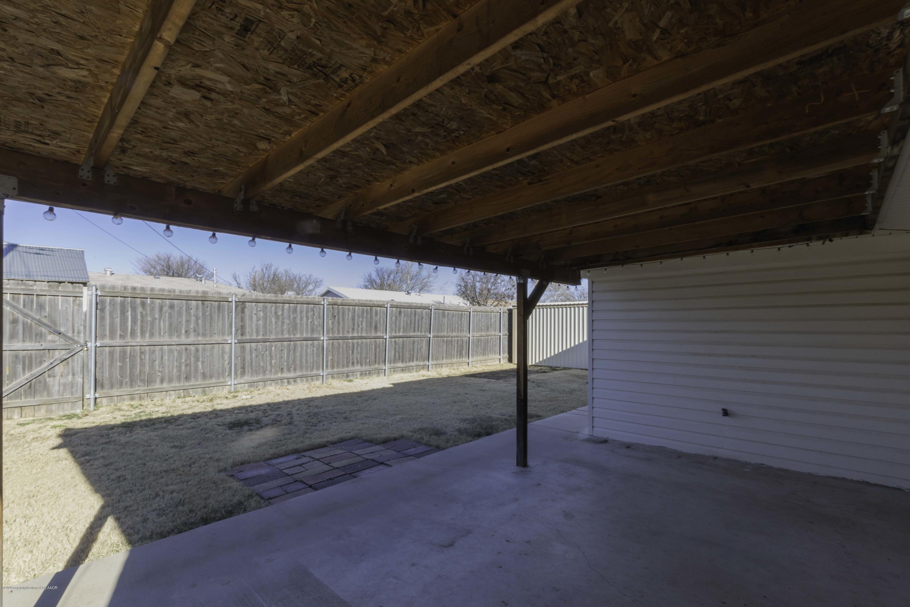 5124 Royce Drive Amarillo, TX 79110 - Photo 35 of 40 PATIO VIEW 1