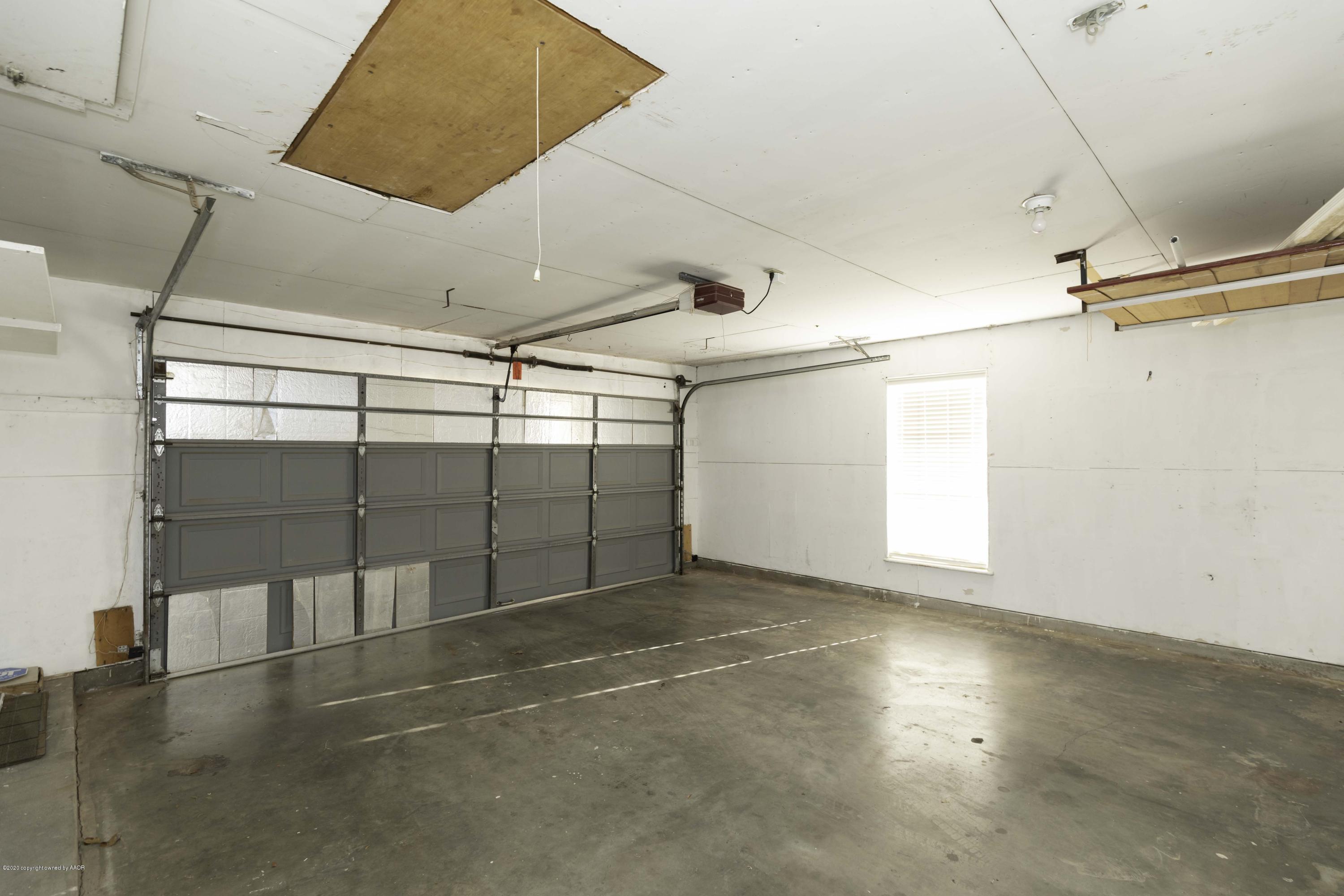 5124 Royce Drive Amarillo, TX 79110 - Photo 39 of 40 GARAGE