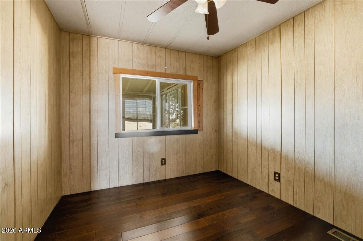 192 North Outback Road Dewey, AZ 86327 - Photo 12 of 25 Bedroom