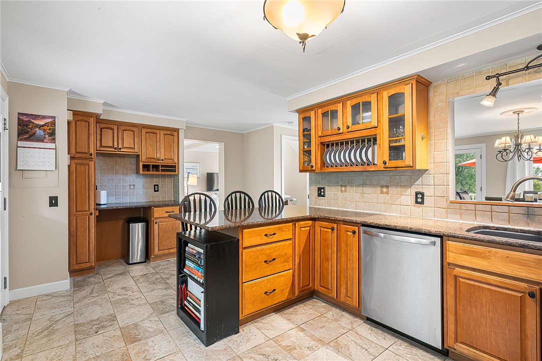 64 Mitchell Road Portsmouth, RI 02871 - Photo 10 of 50 Gallery Image 10