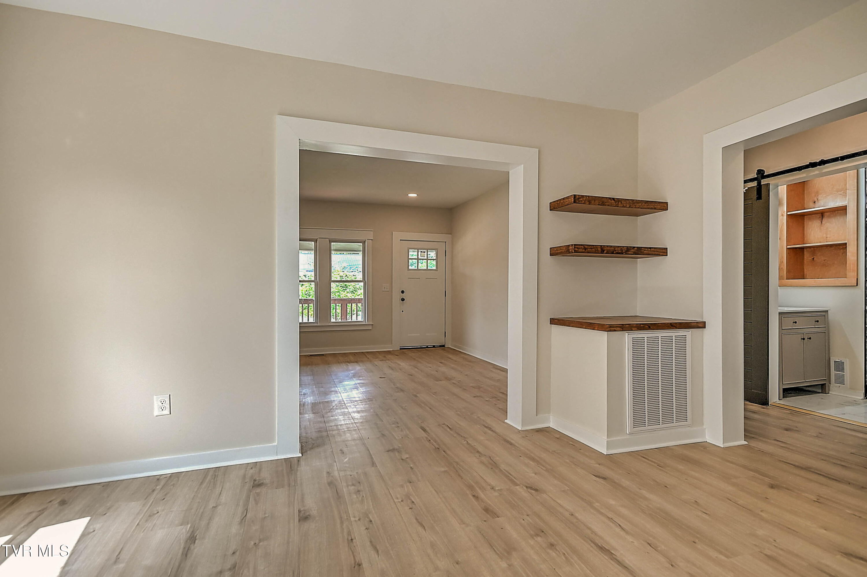 617 Prince Street Bristol, VA 24201 - Photo 13 of 40 617 Prince LG-15