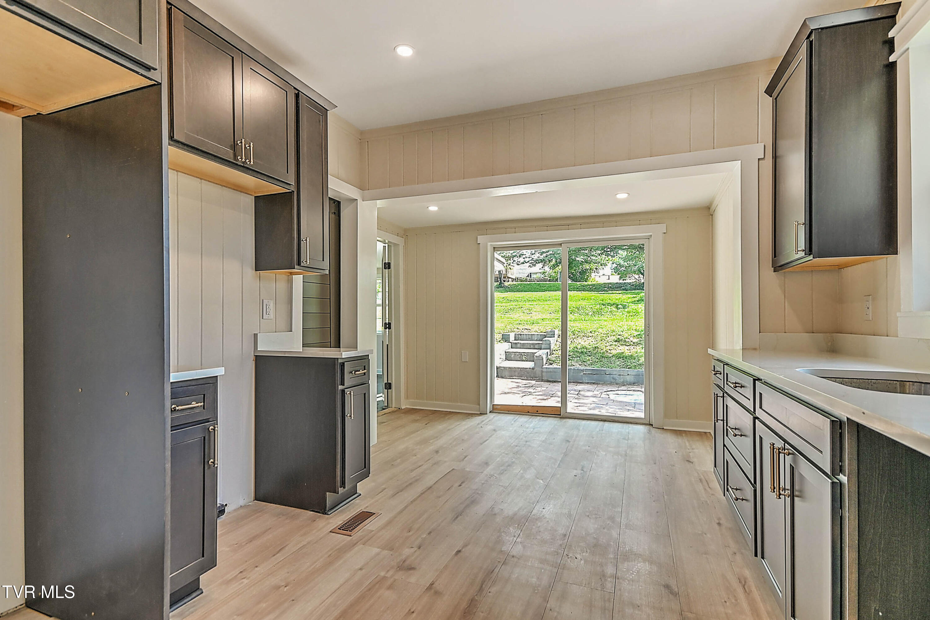 617 Prince Street Bristol, VA 24201 - Photo 17 of 40 617 Prince LG-20