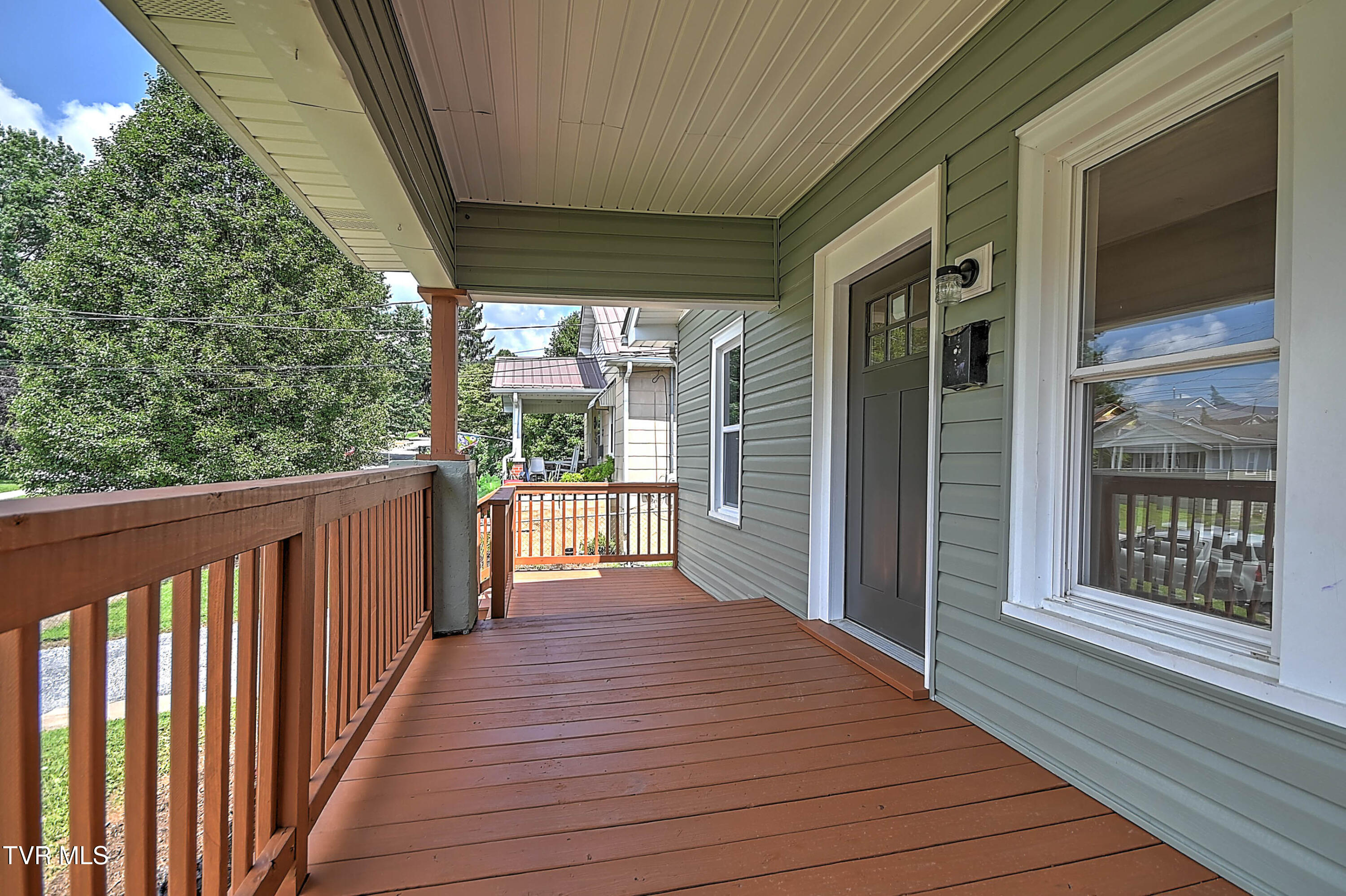 617 Prince Street Bristol, VA 24201 - Photo 2 of 40 617 Prince LG-5