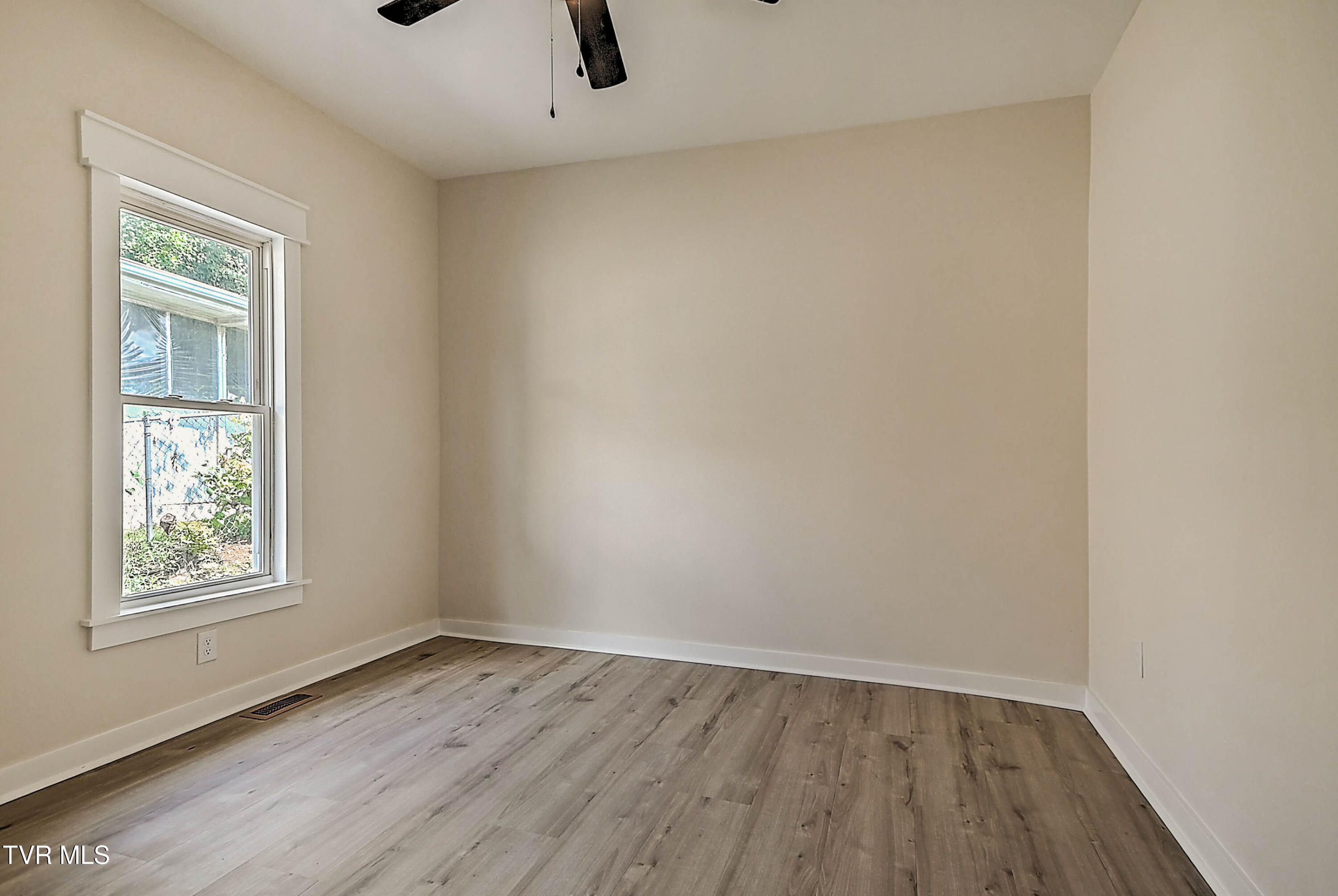 617 Prince Street Bristol, VA 24201 - Photo 23 of 40 617 Prince LG-30