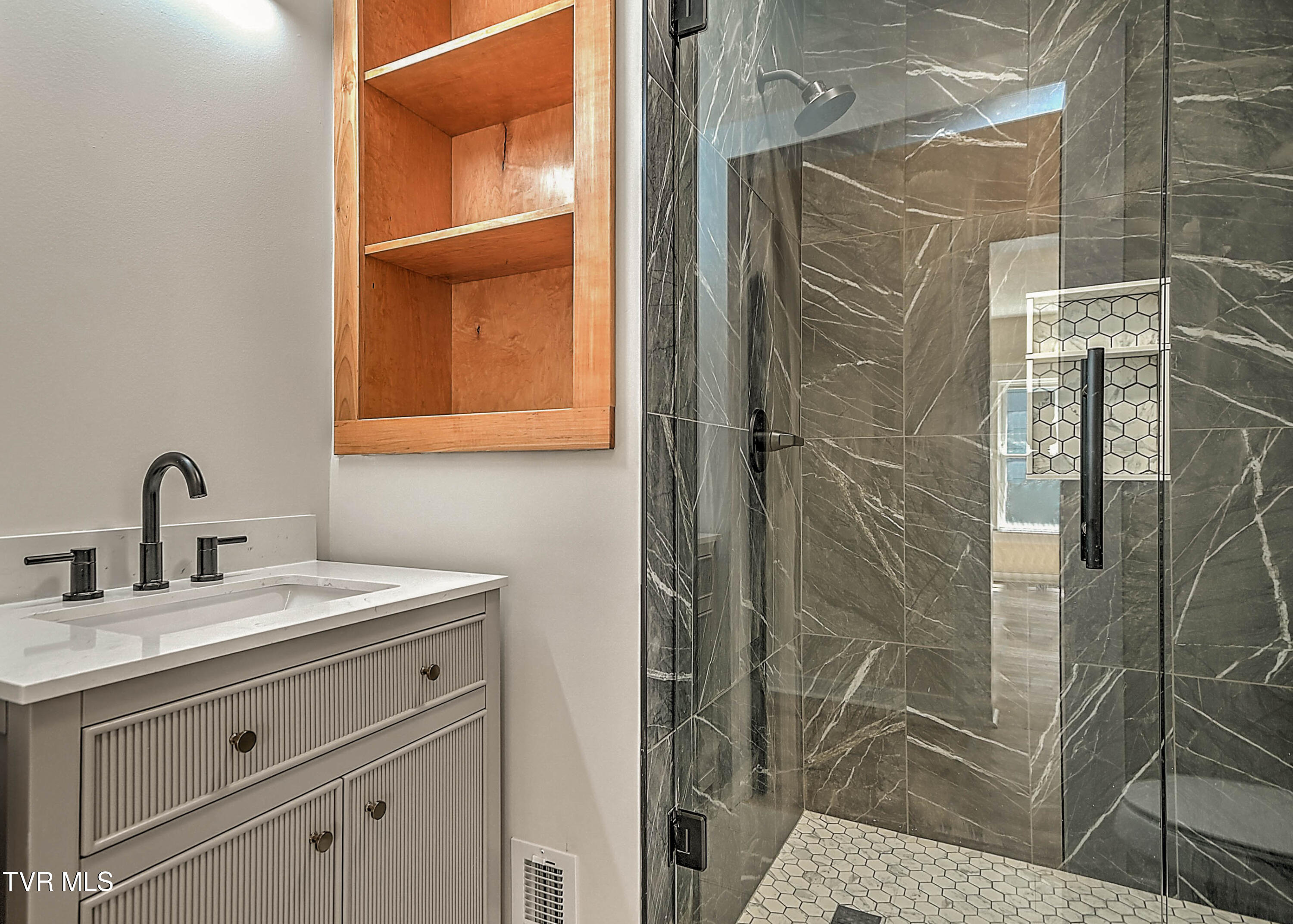 617 Prince Street Bristol, VA 24201 - Photo 28 of 40 617 Prince LG-35