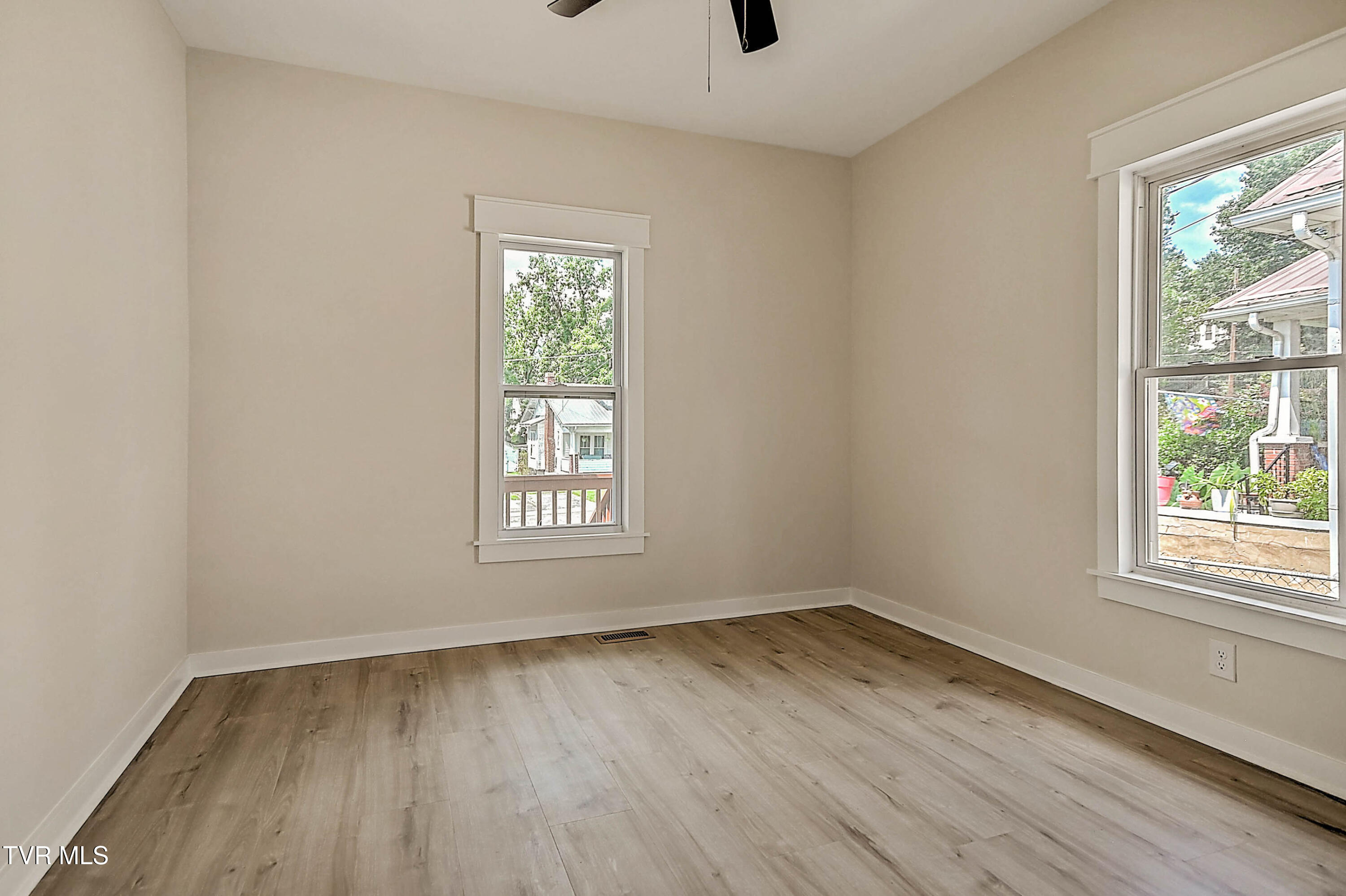 617 Prince Street Bristol, VA 24201 - Photo 31 of 40 617 Prince LG-38