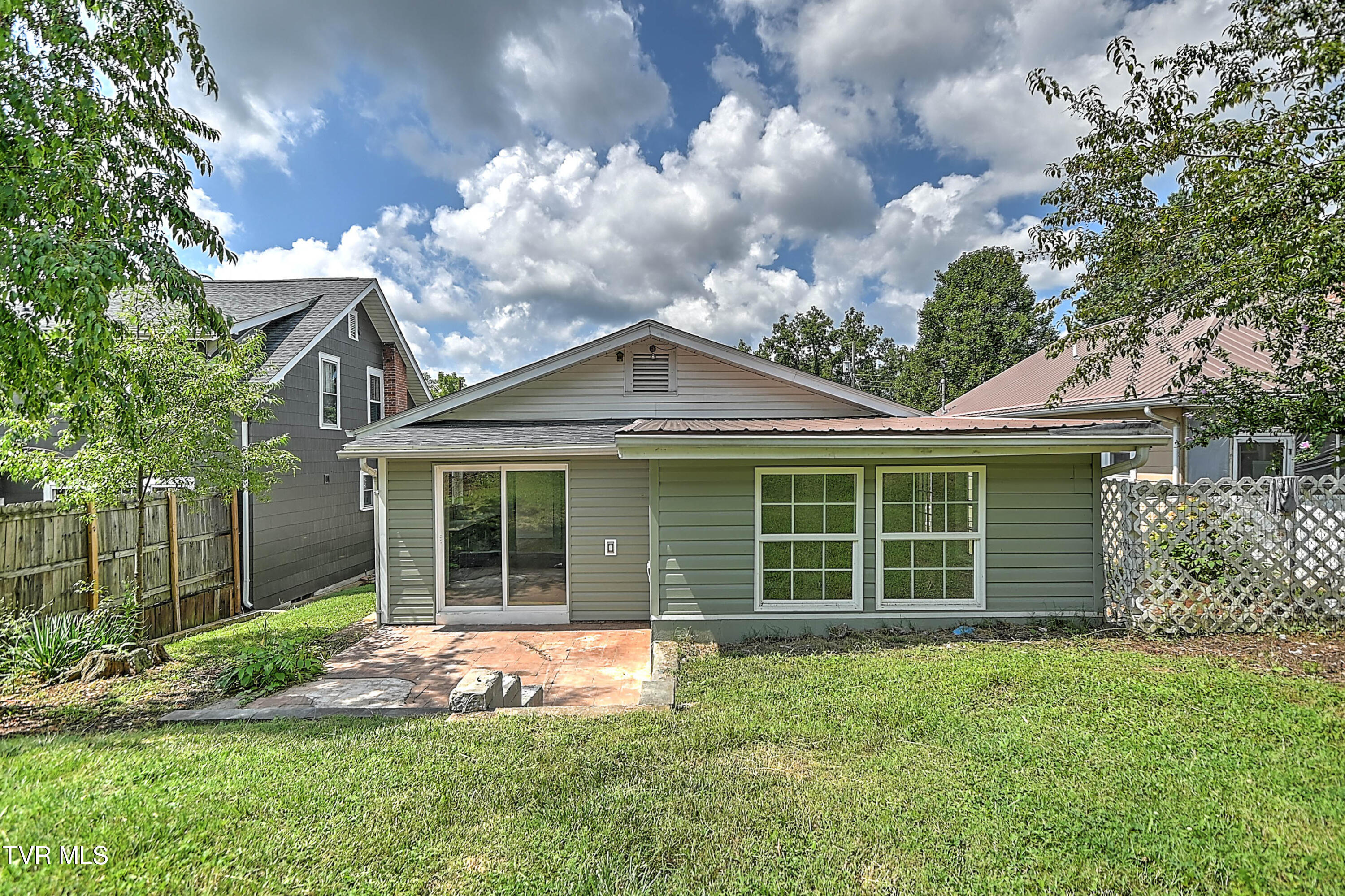 617 Prince Street Bristol, VA 24201 - Photo 36 of 40 617 Prince LG-45