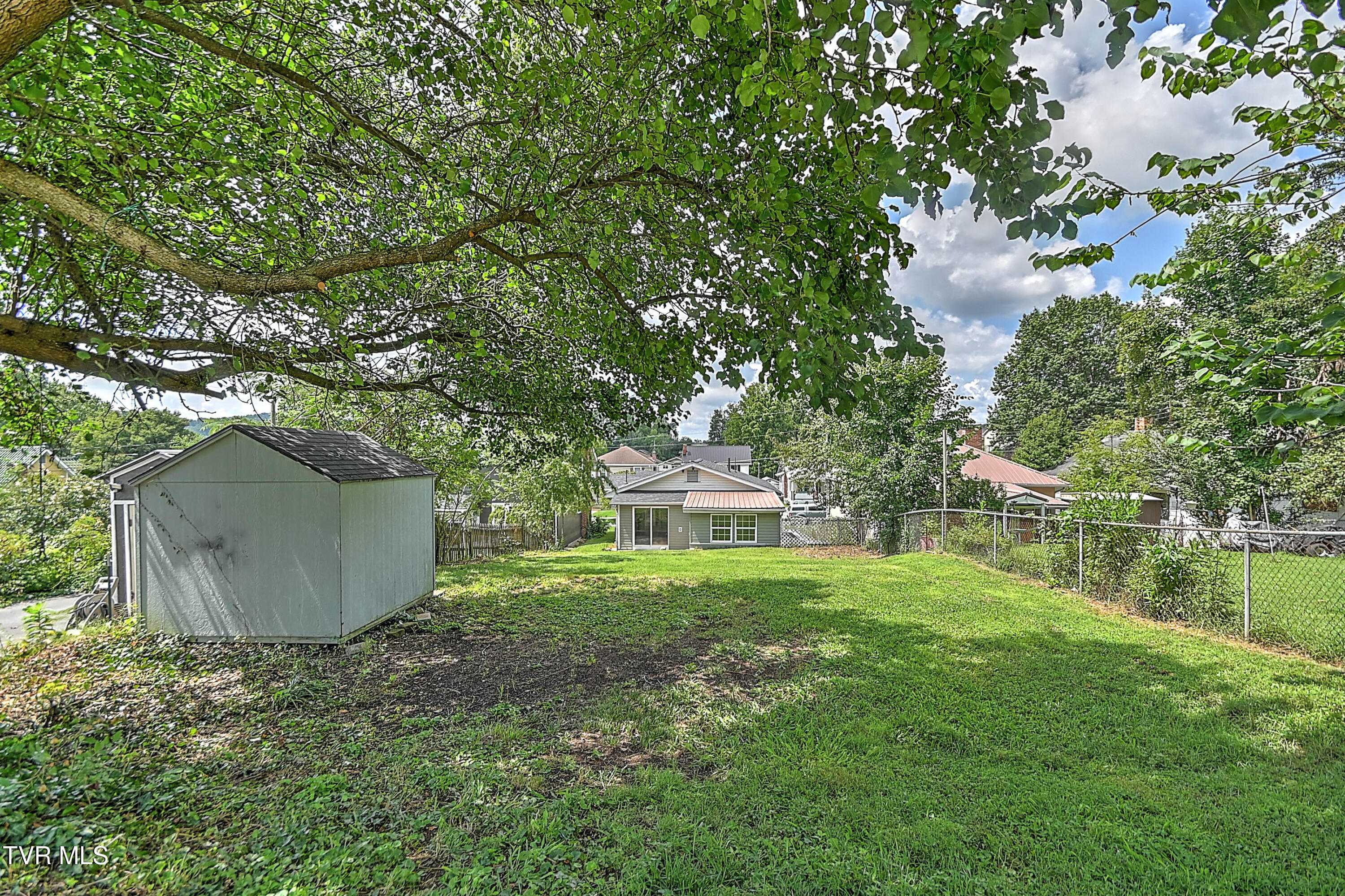 617 Prince Street Bristol, VA 24201 - Photo 39 of 40 617 Prince LG-50