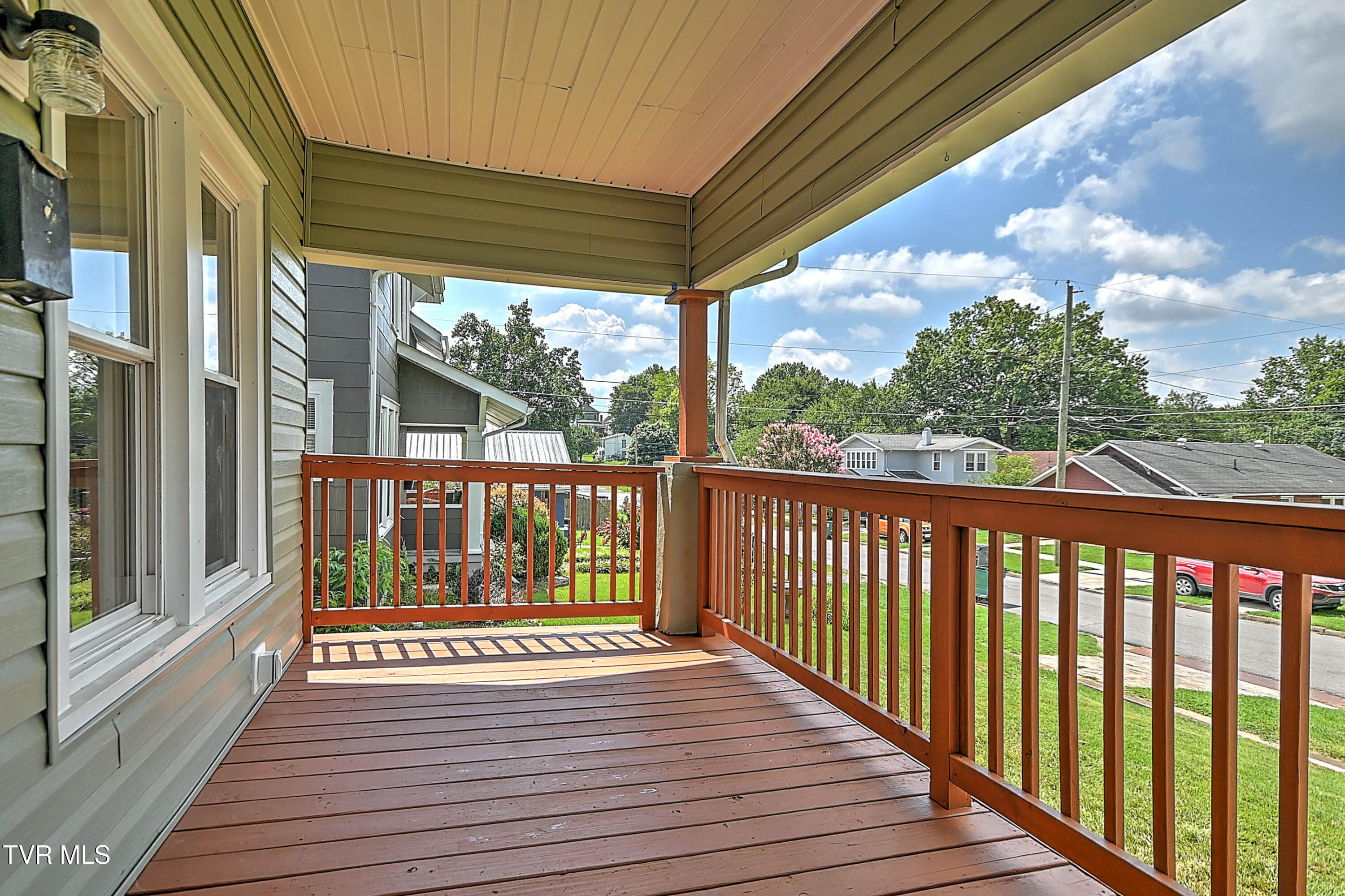 617 Prince Street Bristol, VA 24201 - Photo 4 of 40 617 Prince LG-7