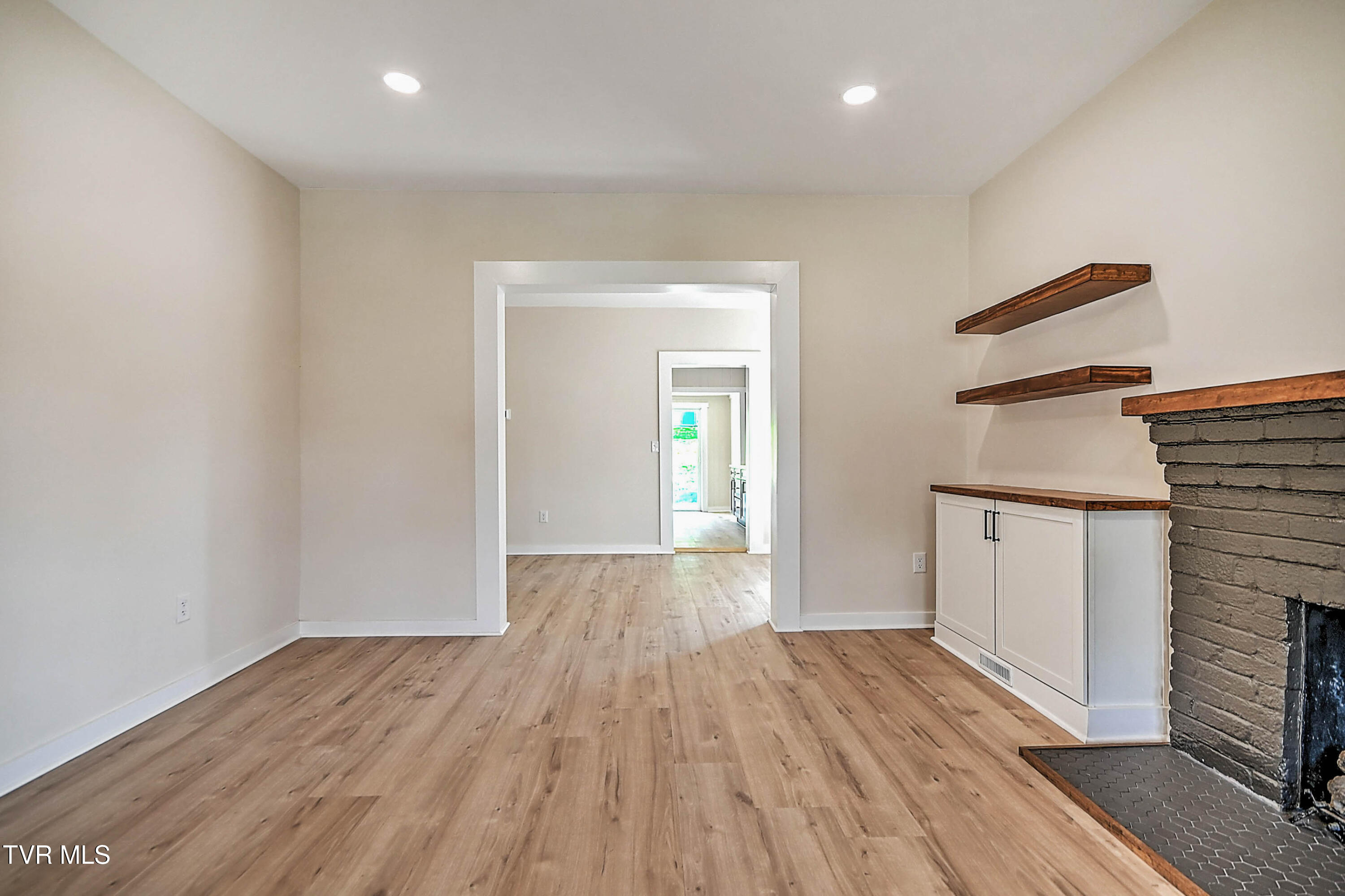 617 Prince Street Bristol, VA 24201 - Photo 8 of 40 617 Prince LG-10