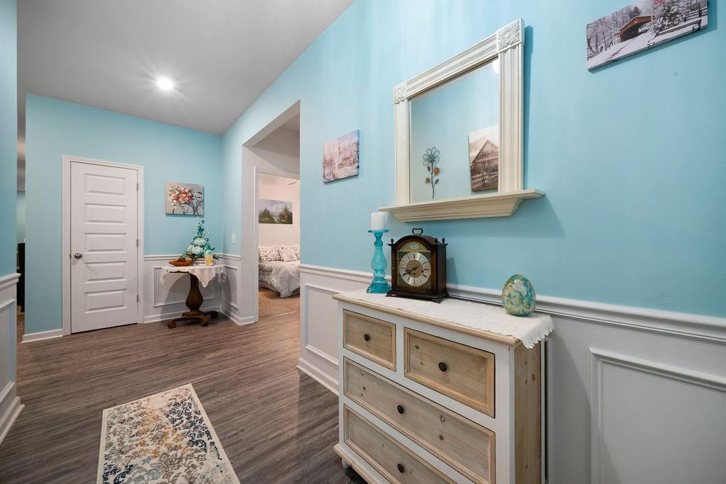17 Brooke Court Southeast Rome, GA 30161 - Photo 3 of 32 a living room with furniture and a fireplace