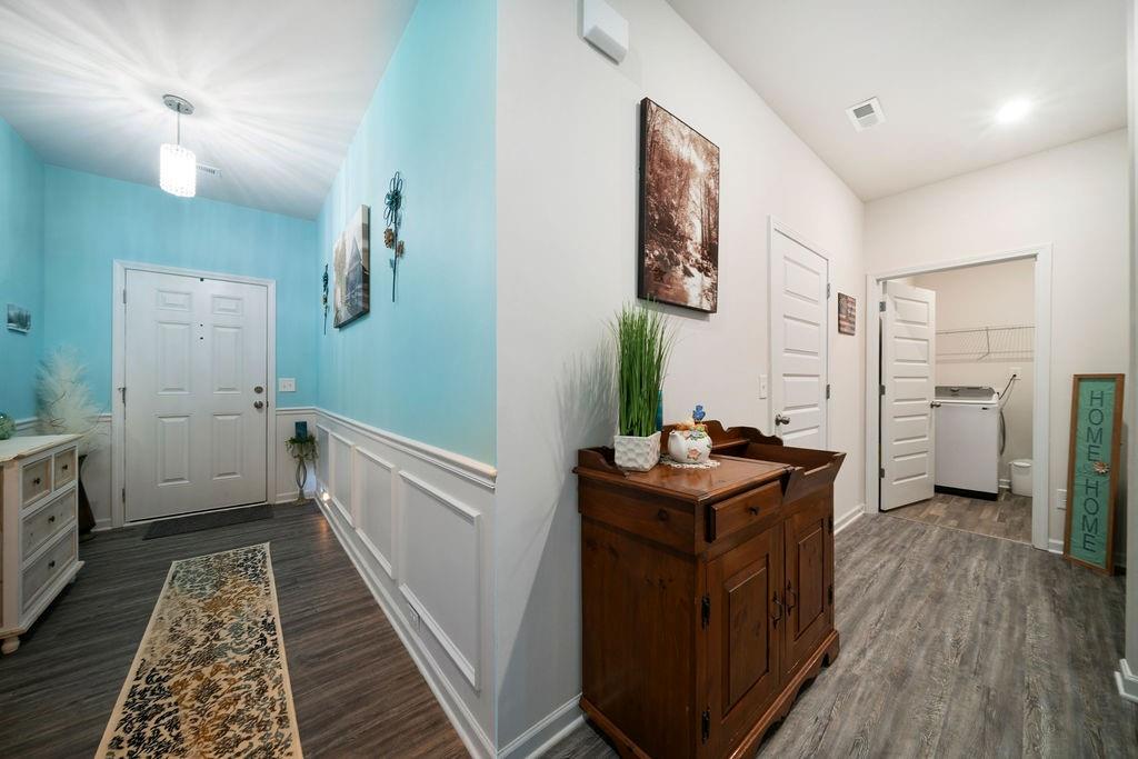 17 Brooke Court Southeast Rome, GA 30161 - Photo 7 of 32 a kitchen with a stove and a refrigerator