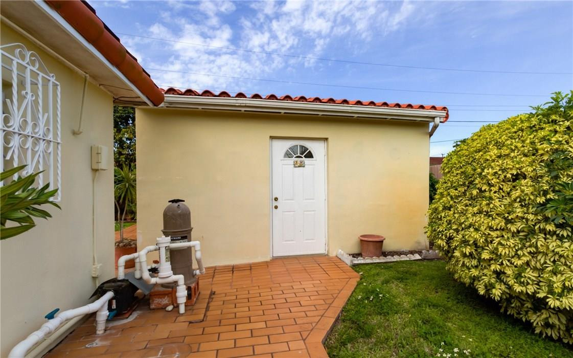 3300 Southwest 94th Court Miami, FL 33165 - Photo 11 of 18 a view of outdoor space and yard