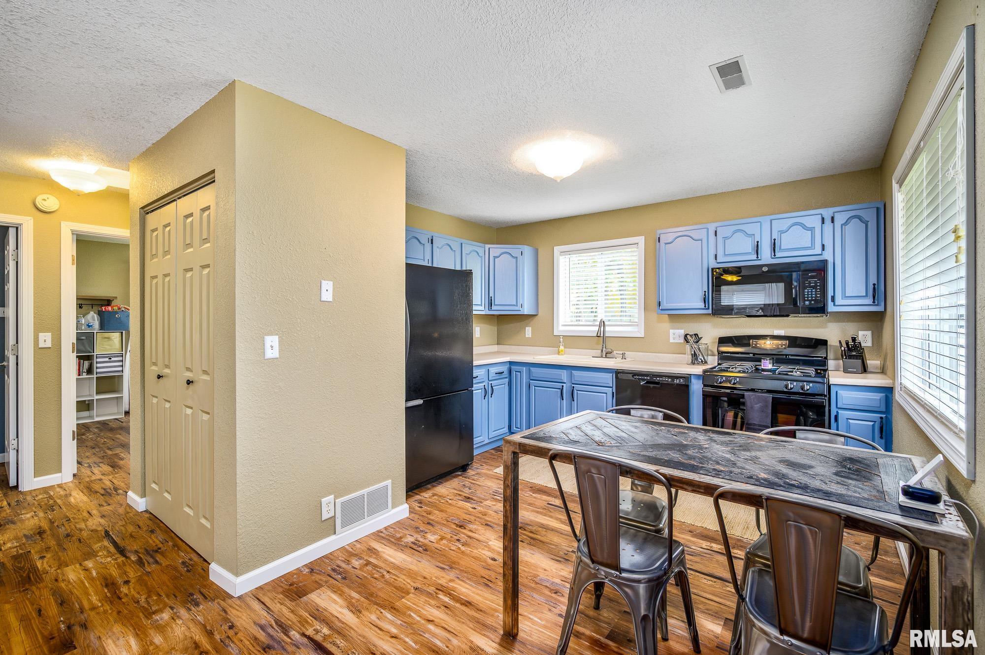 280 Maple Ridge Court Dahinda, IL 61428 - Photo 11 of 27 Gallery Image 11