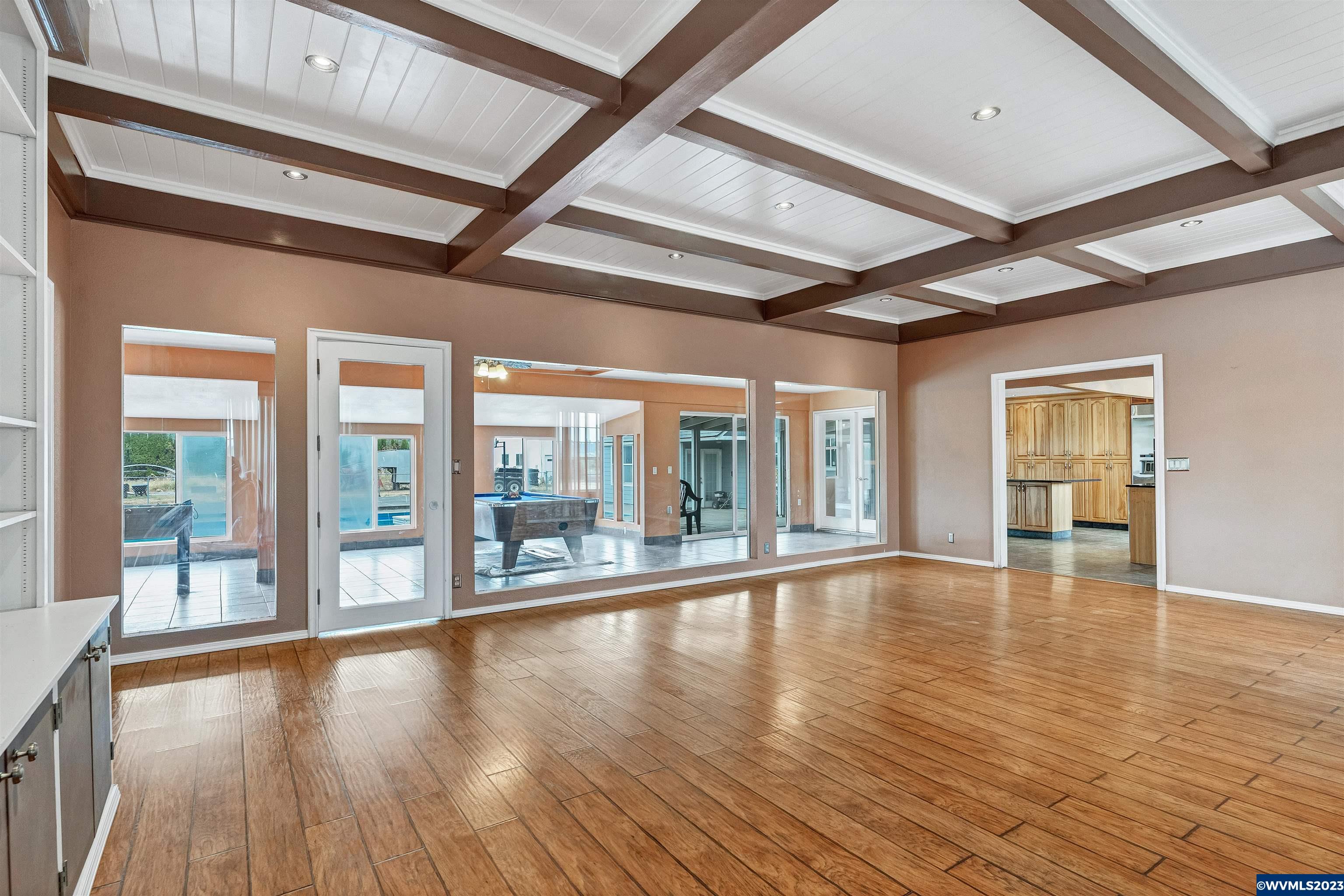 8285 Portland Road Northeast Salem, OR 97305 - Photo 7 of 37 Gallery Image 7
