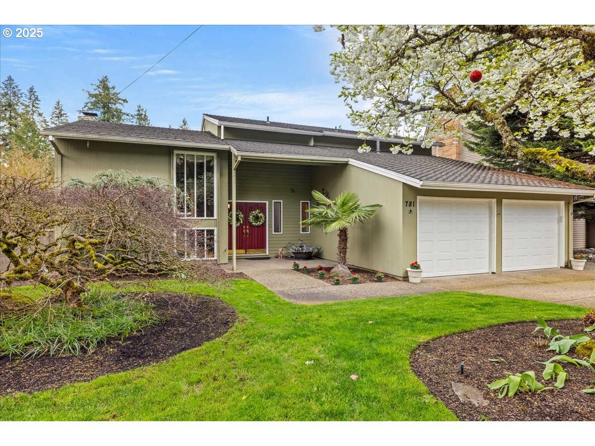 781 North Shr Road Lake Oswego, OR 97034 - Photo 1 of 37 Gallery Image 1