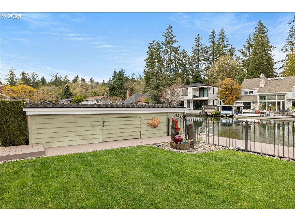 781 North Shr Road Lake Oswego, OR 97034 - Photo 28 of 37 Dock