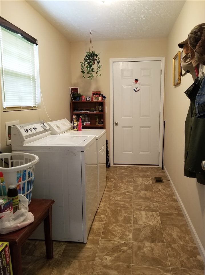 1539 A R Oliver Road Scottsville, KY 42164 - Photo 7 of 24 Gallery Image 7