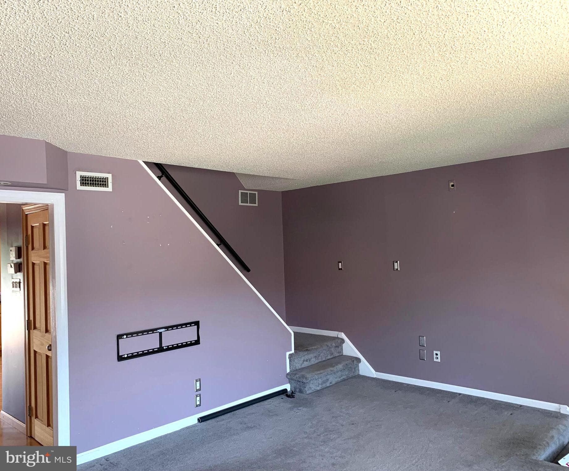 3589 Brookview Road Philadelphia, PA 19154 - Photo 4 of 20 living room