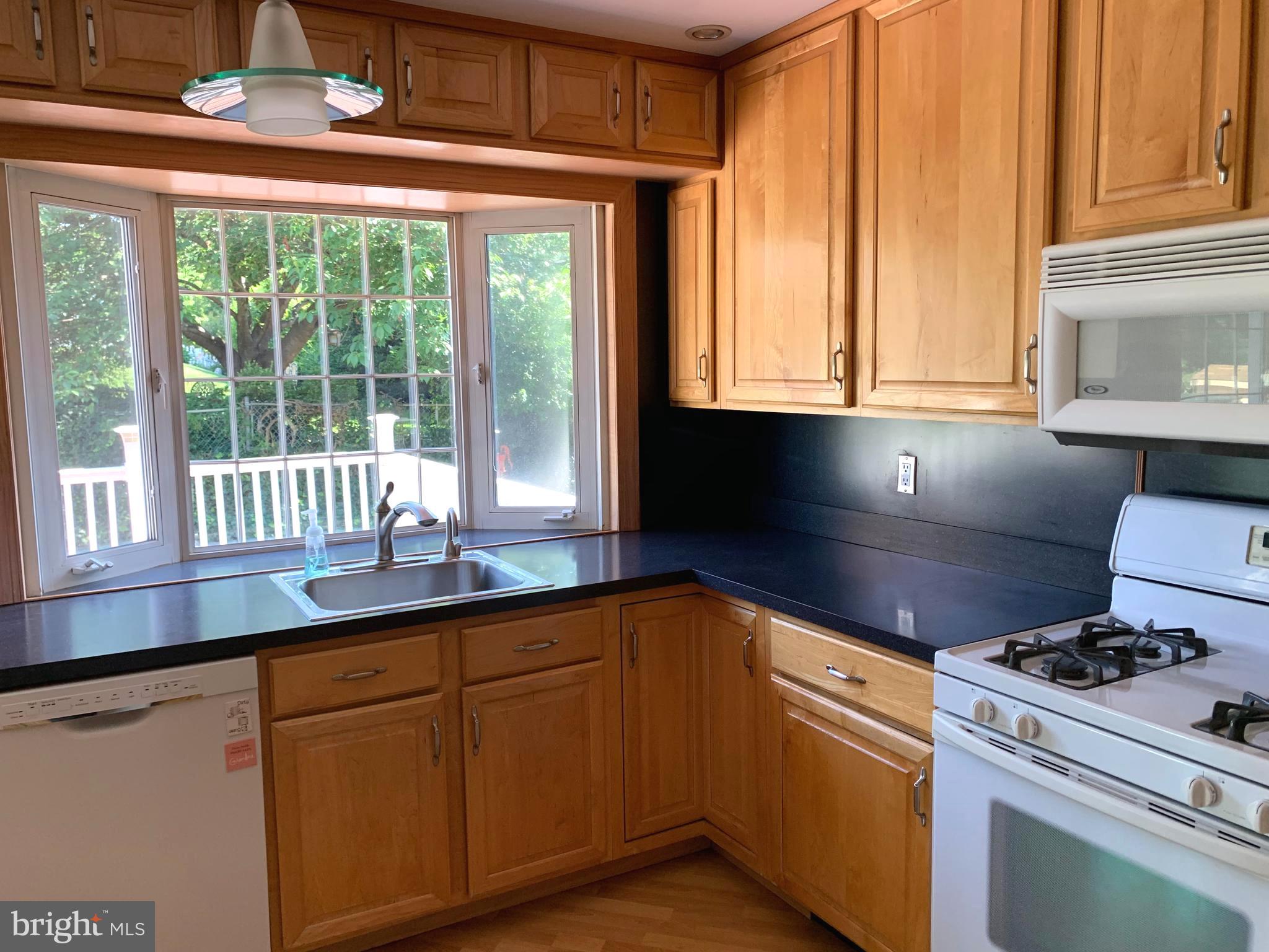3589 Brookview Road Philadelphia, PA 19154 - Photo 10 of 20 Gallery Image 10